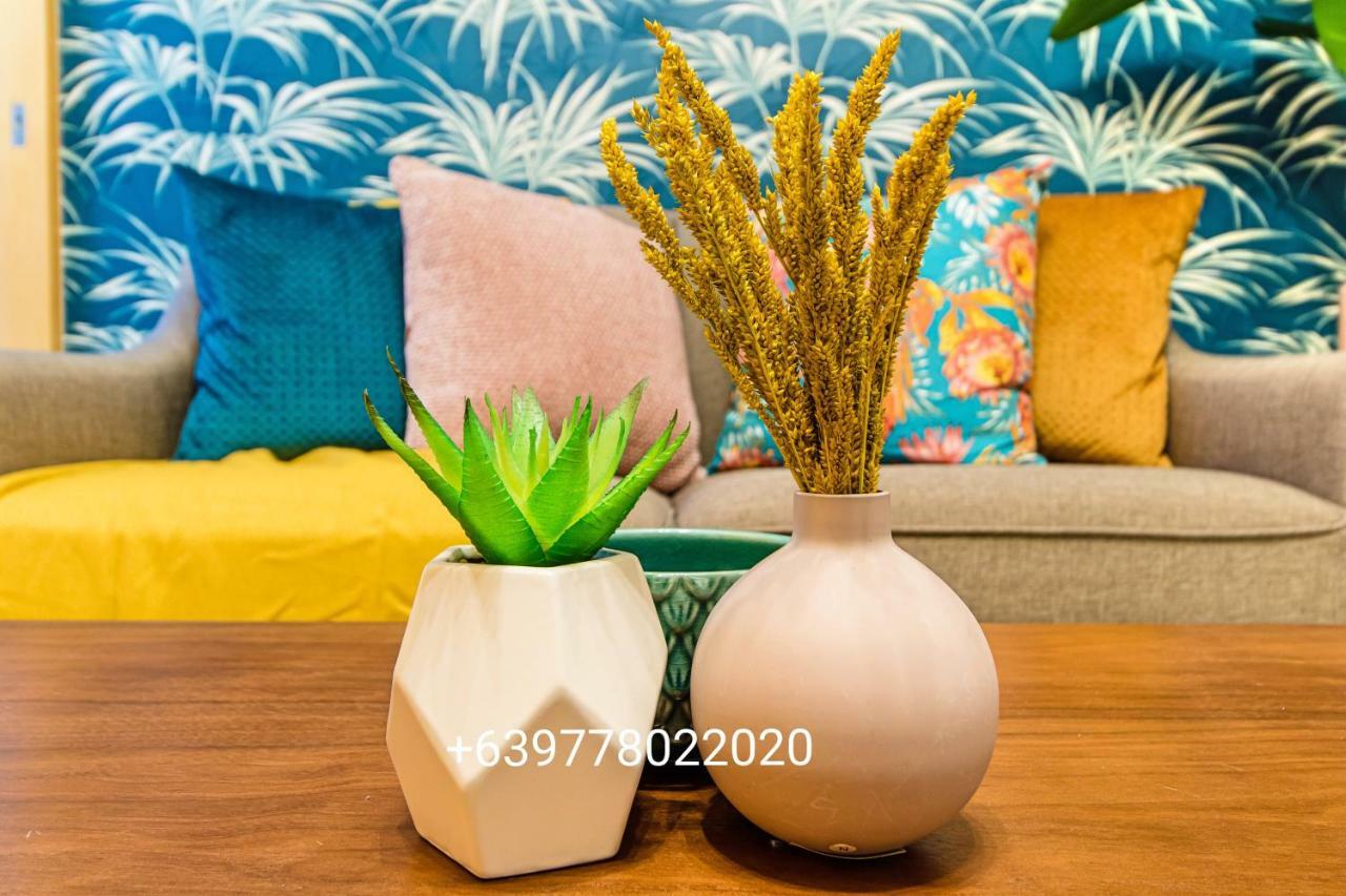 One Uptown Residence Bgc Pateros Экстерьер фото